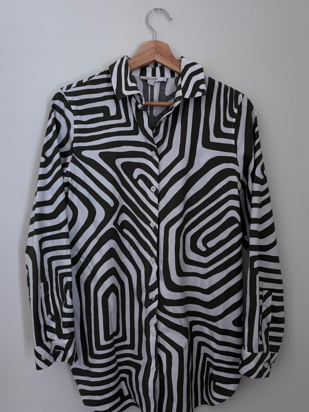 Chico's Green and White Abstract Geometric Button-Down Shirt